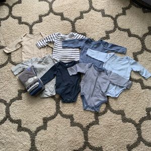 Lot of 11 pieces - onesie and pants (3-6 months)